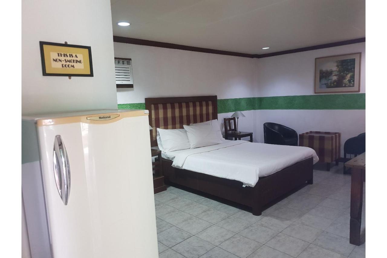 Saltimboca Tourist In Hotel Bacolod Kültér fotó