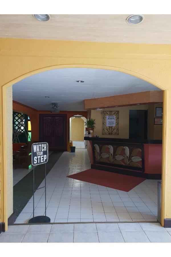 Saltimboca Tourist In Hotel Bacolod Kültér fotó