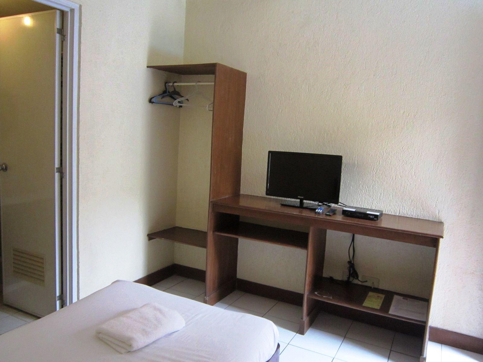 Saltimboca Tourist In Hotel Bacolod Kültér fotó